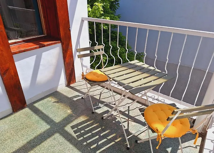 The Architect's - Center, Spacious, Unique アパート